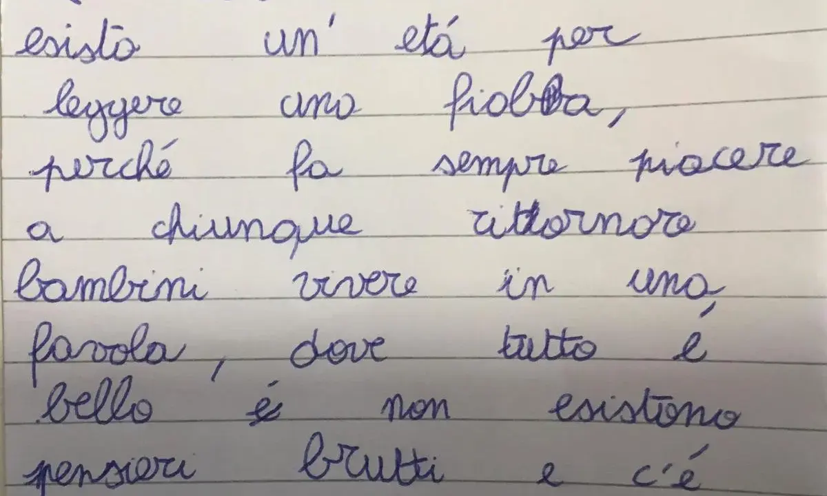 Io credo che non esista un'età per leggere, perché fa sempre piacere a chiunque bambini vivere in una favola, dove tutto è bello, non esistono pensieri brutti e c'è sempre un lieto fine.