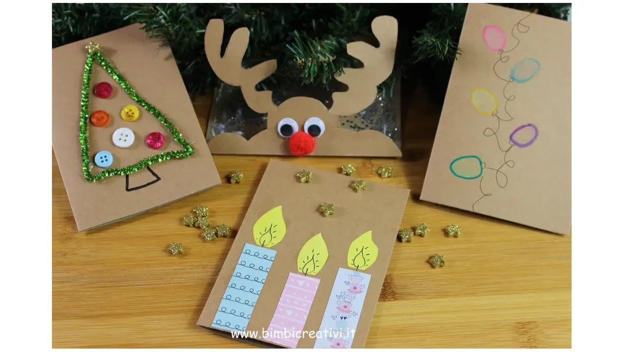 Biglietti di Natale facili: un albero con bottoni, candele colorate e lucine. Perfetti per creare con i bambini!