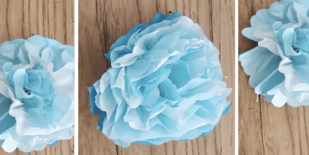 Pomponi soffici e leggeri, perfetti per decorare feste. Questi lavoretti con carta velina azzurra e bianca creano un effetto nuvola.