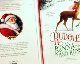 Rudolph, la renna dal naso rosso, illumina la strada per Babbo Natale. Un classico natalizio.