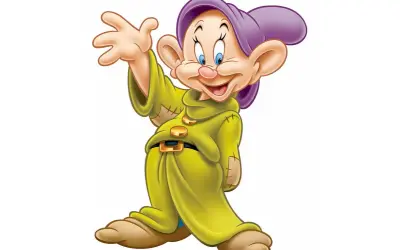 Uno dei 7 nani, con cappello viola e tunica gialla, saluta allegramente.