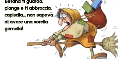 Auguri Befana divertenti! La strega vola sorpresa, pensando di aver trovato una sorella gemella.
