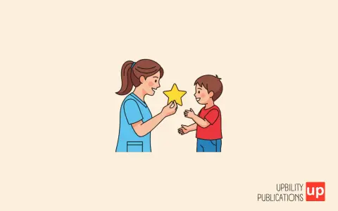Una terapista premia un bambino con una stella, un esempio di come le prassie, il significato di apprendimento motorio, si manifestano nel gioco.