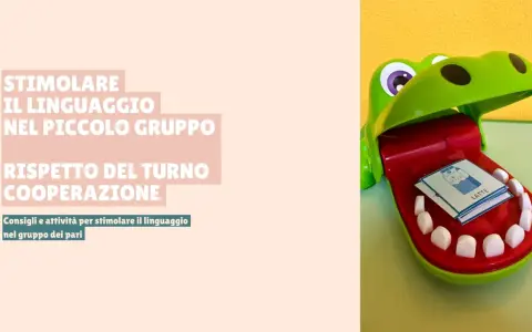 Un coccodrillo giocattolo con carte "latte" e "milk" all'interno, ideale per giochi di turnazione per autistici, stimolando linguaggio e cooperazione.