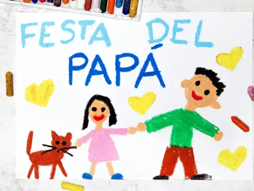 Disegno per la Festa del Papà: "Festa del Papà" scritto in azzurro e blu, con un bambino, una bambina e un gatto. Perfetto per lavoretti per la festa del papà facili.